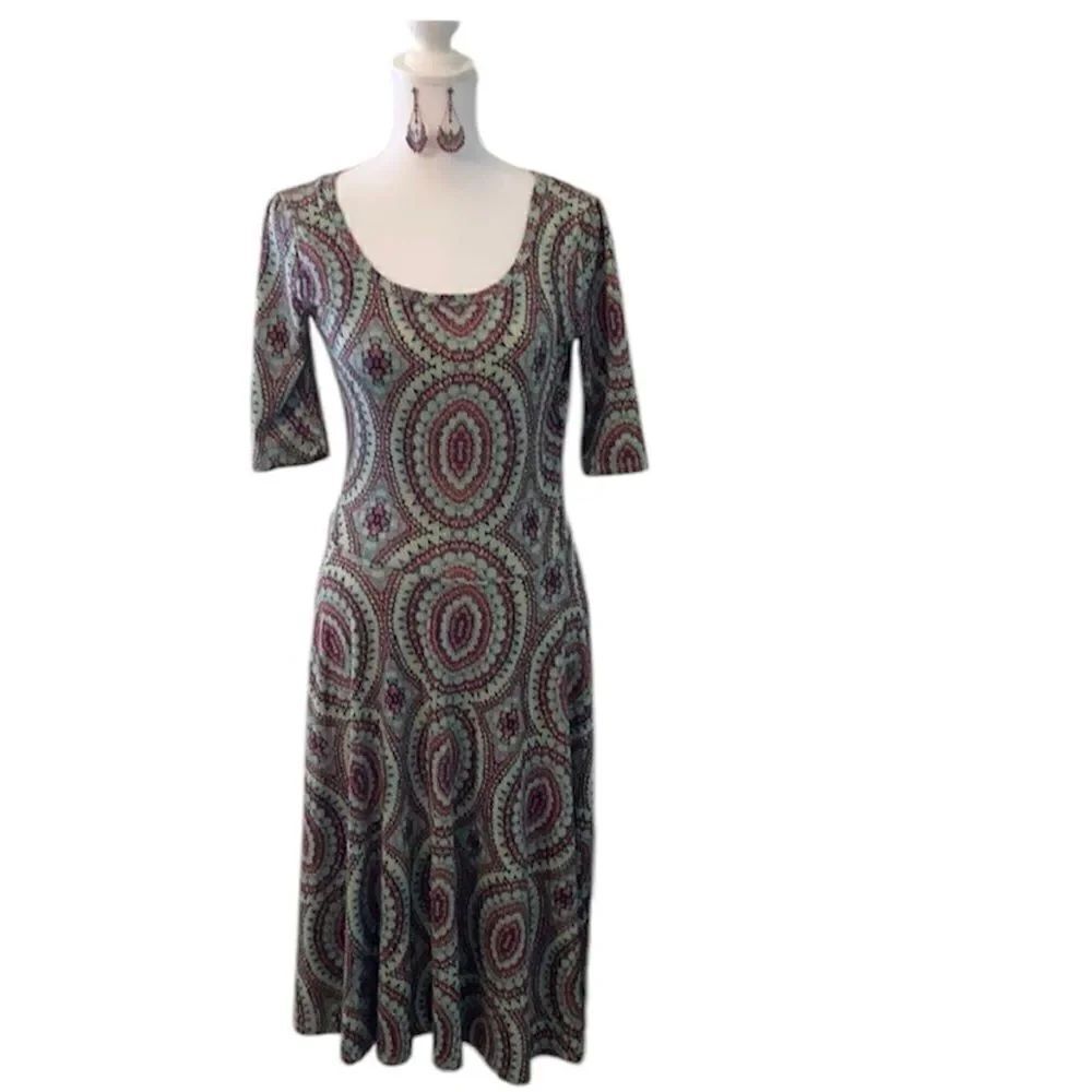 NWOT LuLaRoe size small short sleeve scoop neck full skirt knit dress